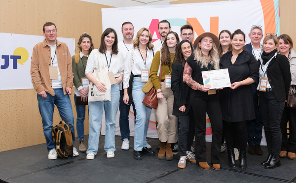 Remise du prix du compte Instagram "le plus inspirant" à l’Agence régionale du tourisme Grand Est (©Alexandre Nestora/ADN Tourisme)